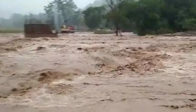 हल्द्वानी: उफान पर सूर्या नाला, पुलिस ने संभाली कमान