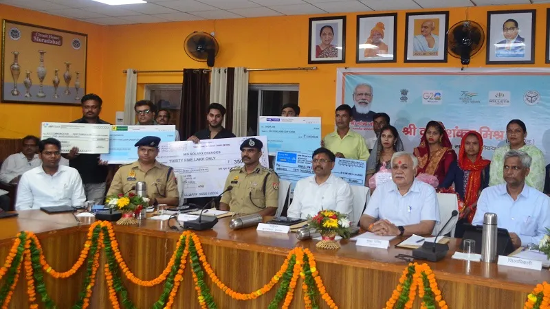 PHOTOS : 'मुरादाबाद के मूंढापांडे हवाई अड्डे से उड़ान सेवा जल्द शुरू करने के करें प्रबंध'