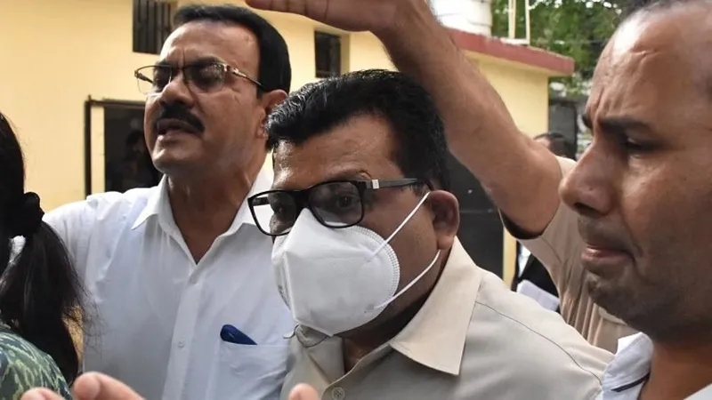 ईडी ने कुर्क की पूर्व आईएएस राम विलास यादव की 20.36 करोड़ की संपत्ति, जानें वजह