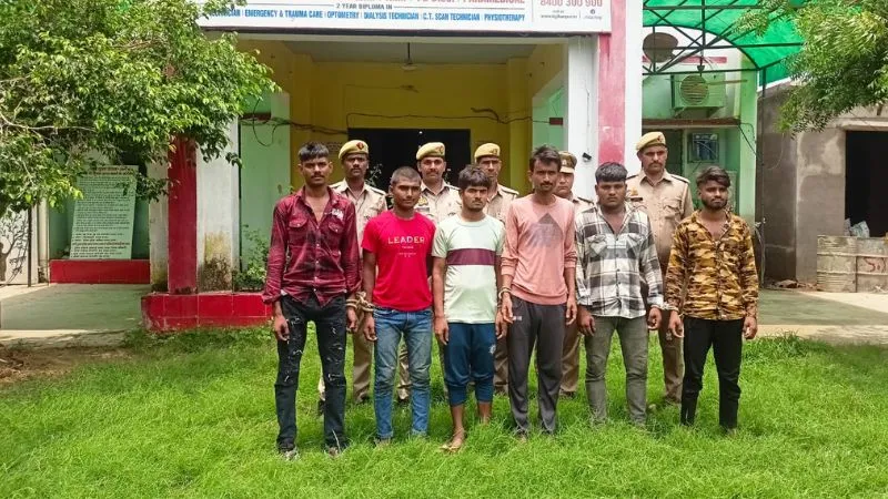 Etawah News : पुलिस ने तीन चोरियों का खुलासा कर छह चोर पकड़े, तीन मौके से फरार, यह सामान हुआ बरामद