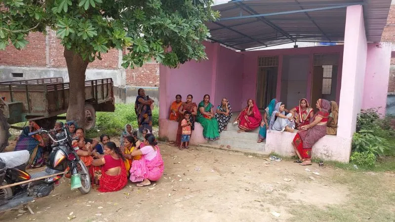 Farrukhabad Murder : महिला की गोली मारकर हत्या, शौच के लिए गई थी, पति व दो भाइयों पर आरोप, पुलिस जांच में जुटी