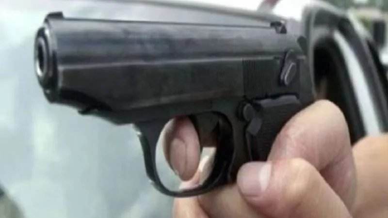 Kannauj News : कहां जा रही हो छम्मक-छल्लो, विरोध करने पर ताबड़तोड़ झोंके फायर, तमंचा लहराकर हो गए फरार