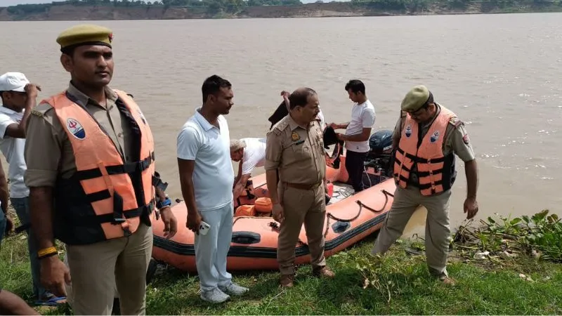 Hamirpur: पुलिस पर कार्रवाई न करने का लगाया आरोप, वीडियाे बनाकर यमुना पुल से लगाई छलांग, युवती का नहीं लगा सुराग