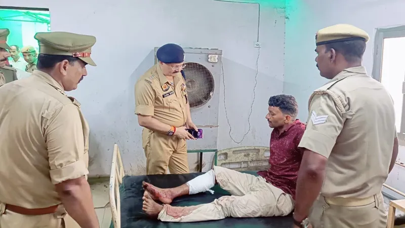 ऑपरेशन ऑल आउट: हरदोई में पुलिस मुठभेड़ में बदमाश जख्मी, तमंचा, कारतूस, चोरी के जेवर और बाइक बरामद