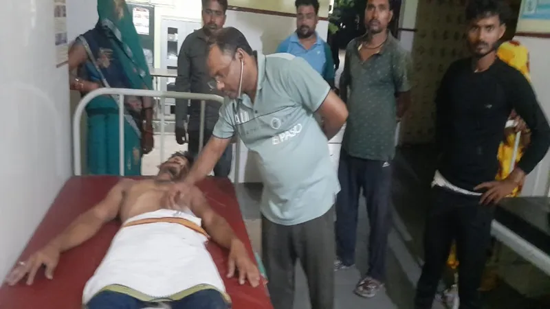 रायबरेली: एचटी लाइन की चपेट में आकर झुलसा दिहाड़ी मजदूर, पूर्व मंत्री ने पहुंचाया अस्पताल 