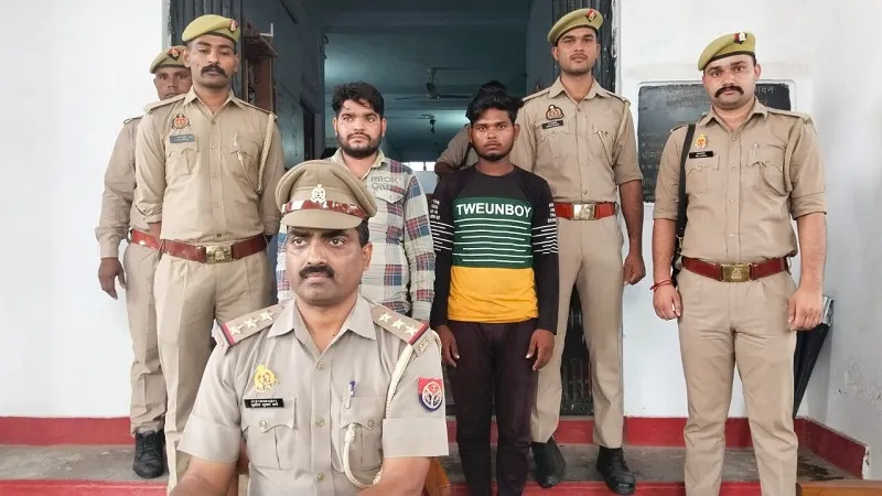 अमरोहा : झोलाछाप निकला एजेंटों से लूट का मास्टरमाइंड, मुठभेड़ में पकड़े गए दो बदमाशों ने खोला राज