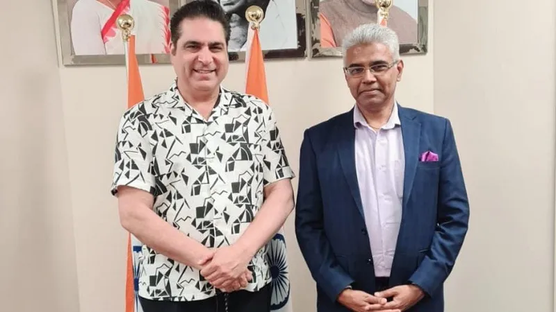 रामपुर: कनाडा में भारत के महावाणिज्य दूत मनीष से मिले नवेद मियां