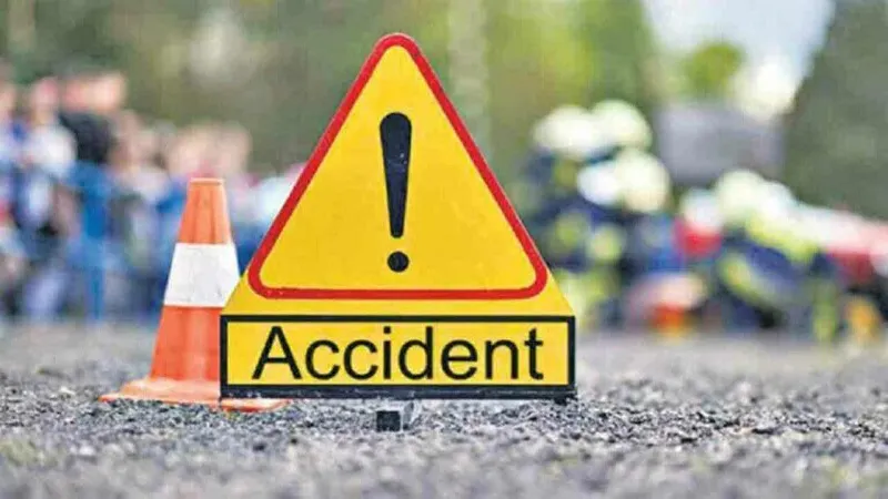 संभल: चलती बाइक से गिरकर महिला की मौत