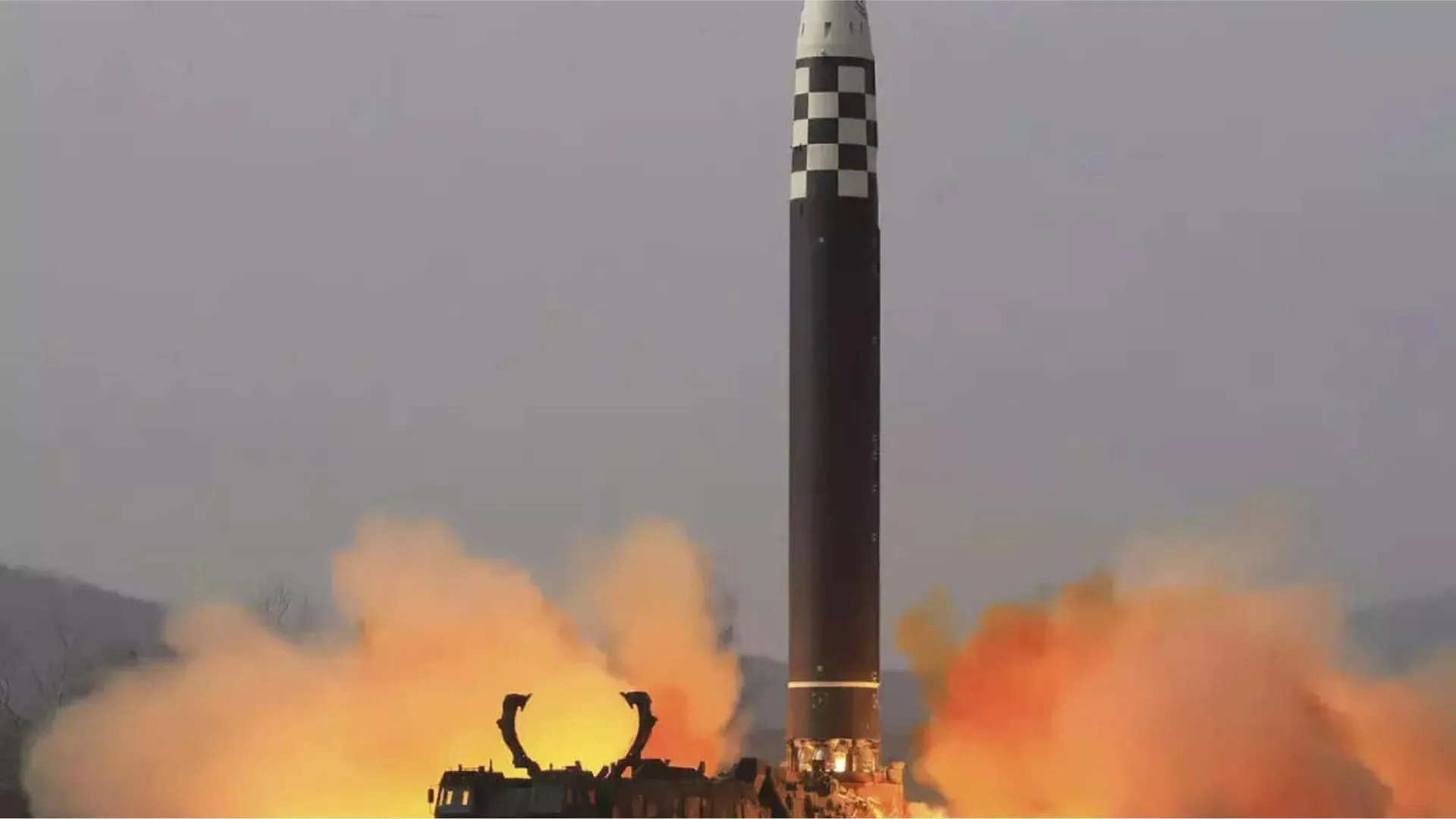 उत्तर कोरिया ने कई क्रूज मिसाइलें दागीं, देश में घुसने वाले अमेरिकी सैनिक पर चुप्पी बनाए रखी 