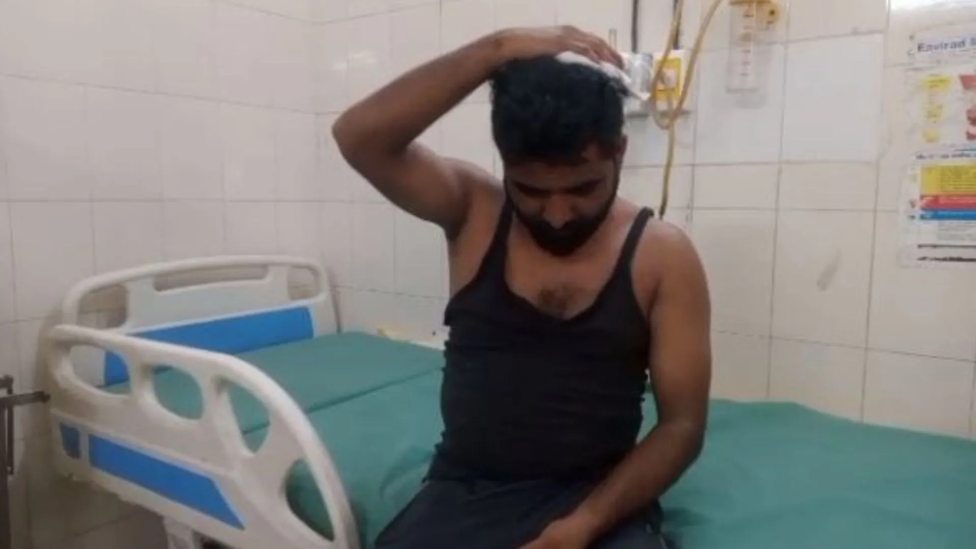 बरेली: ट्रेन में यात्री के साथ वेंडरों ने जमकर की मारपीट, अस्पताल में भर्ती