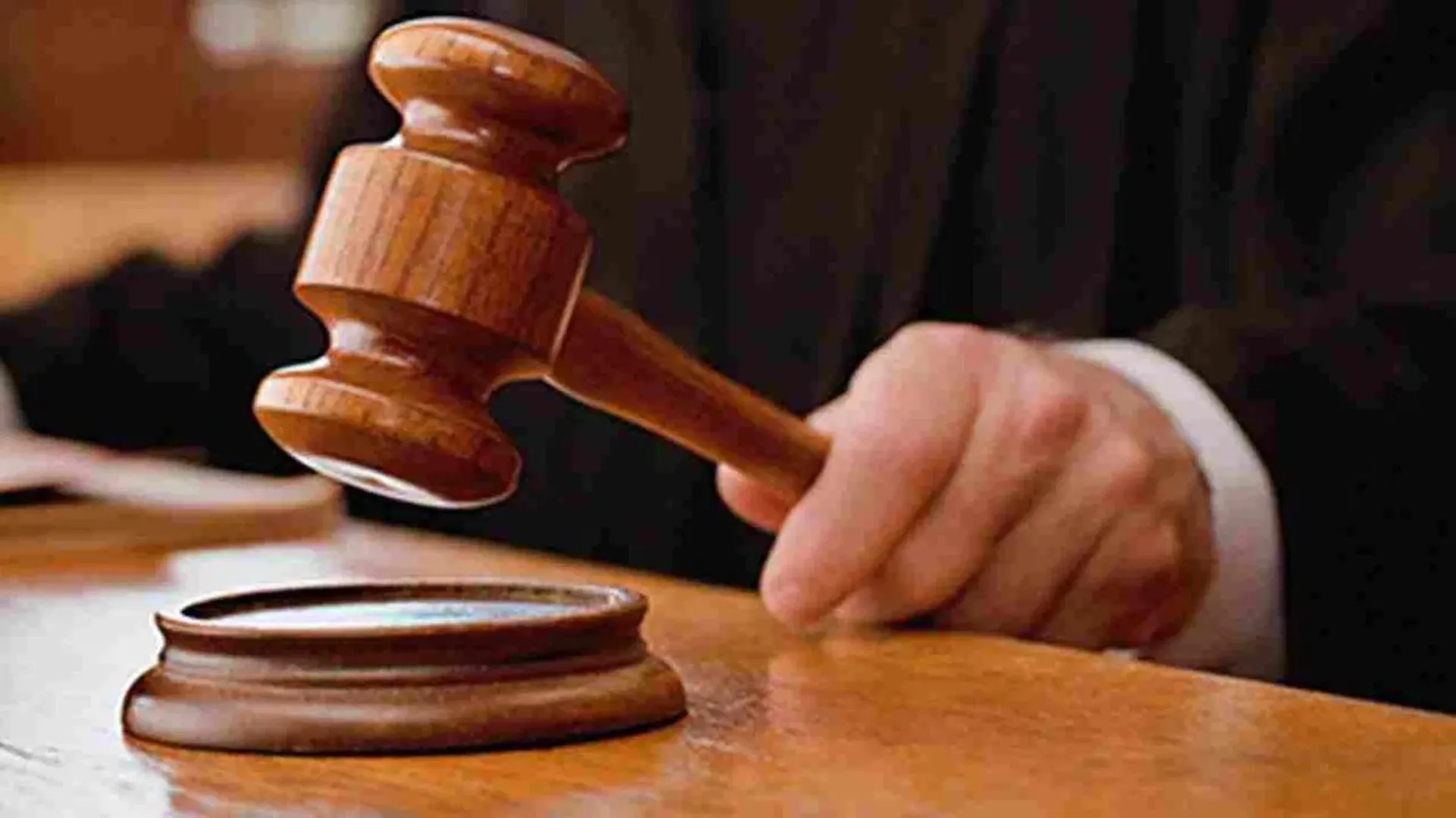 बरेली: वकील को बेटों समेत दो साल की सजा, सेशन कोर्ट में अपील