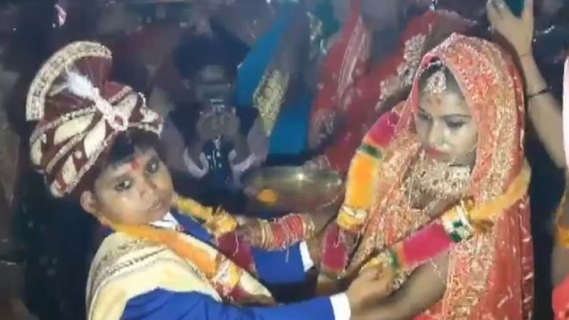 अनोखा विवाह: रब ने बना दी जोड़ी...42 इंच के रोहित को मिली 47 इंच की नेहा, जानें कैसे हुई शादी?