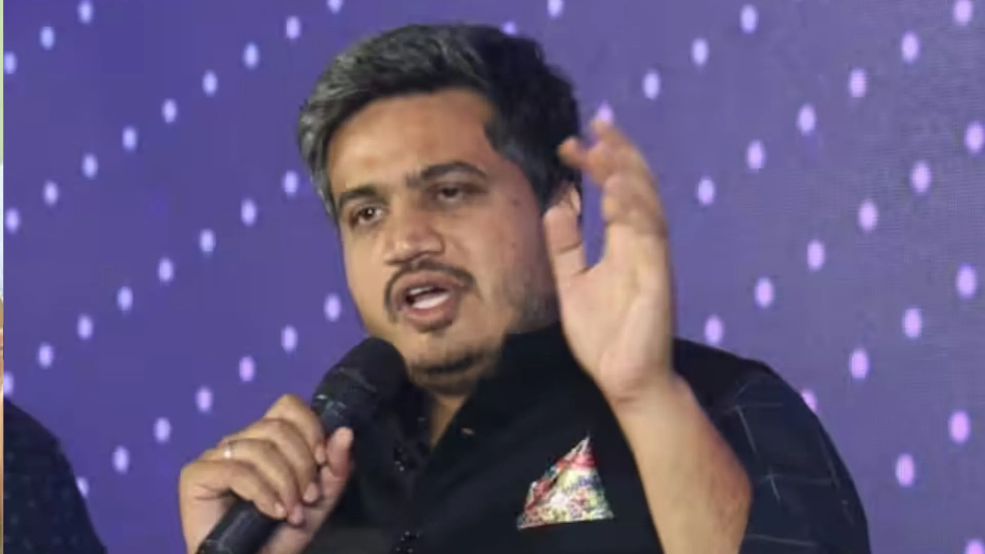 राकांपा नेताओं को भाजपा के पार्टी तोड़ने की ‘मंशा’ का पता था, अजित पवार के कदम का नहीं: रोहित पवार 