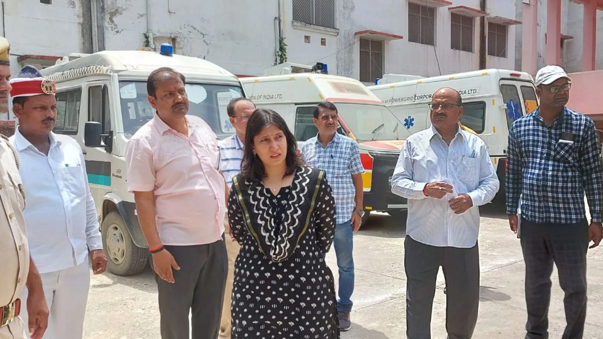 बरेली: अचानक जिला अस्पताल का निरीक्षण करने पहुंचीं कमिश्नर सौम्या अग्रवाल