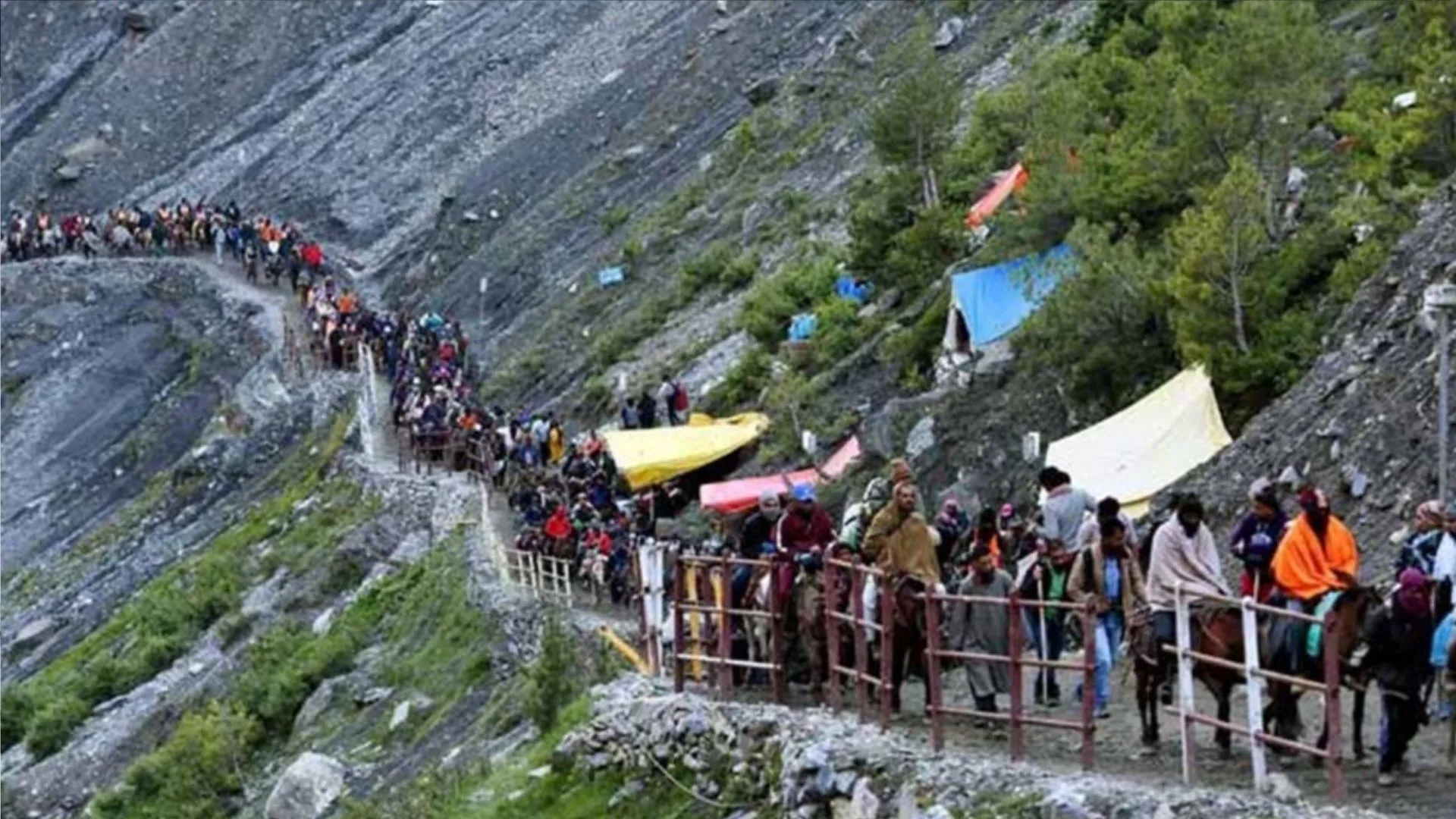Amarnath Yatra 2023: जम्मू आधार शिविर से 7392 तीर्थयात्रियों का नया जत्था रवाना, लगे बाबा के जयघोष