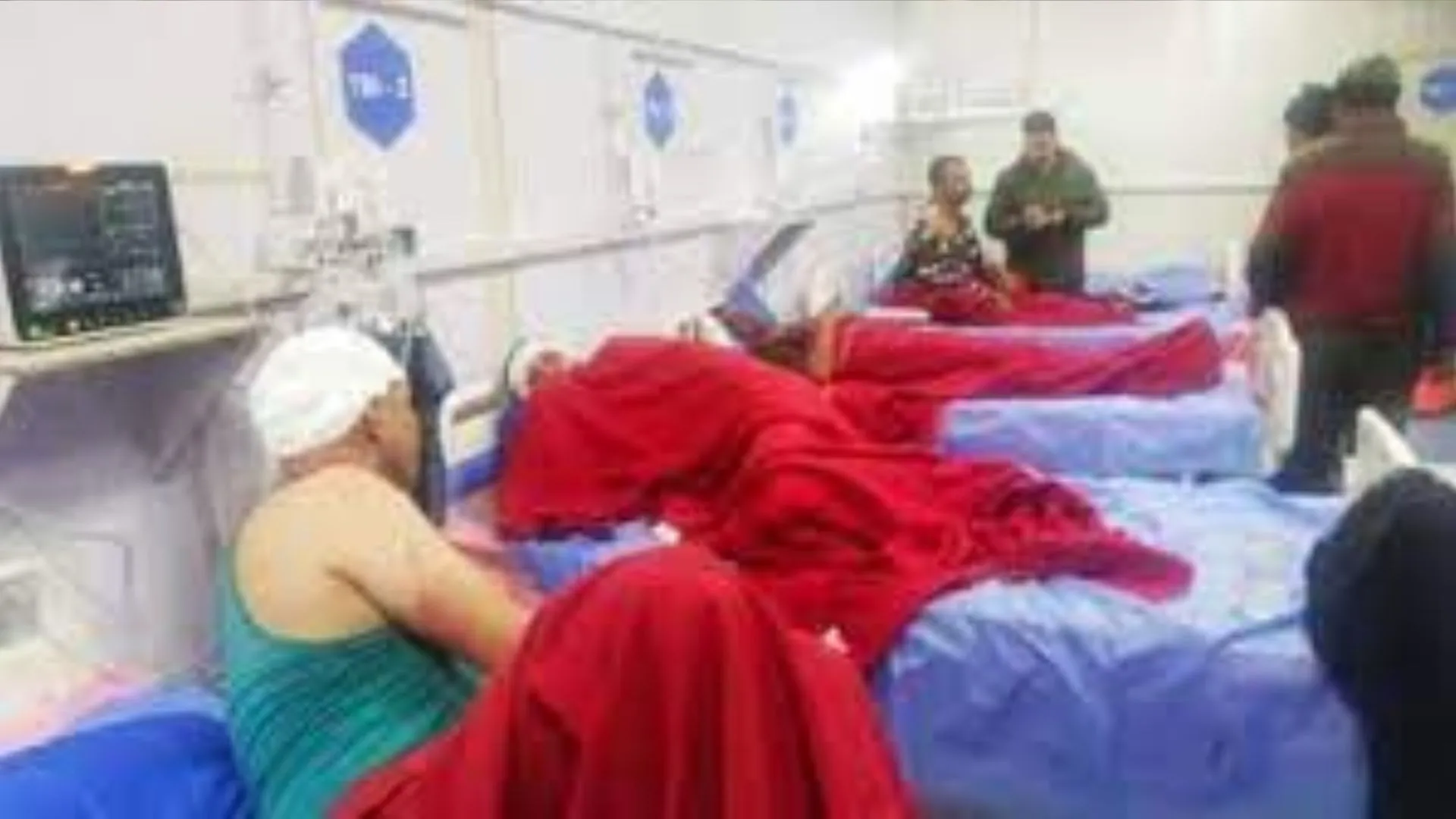 CRPF जवानों को लेकर जा रही वाहन फिसलकर सिंध नाले में गिरा, आठ जवान घायल 