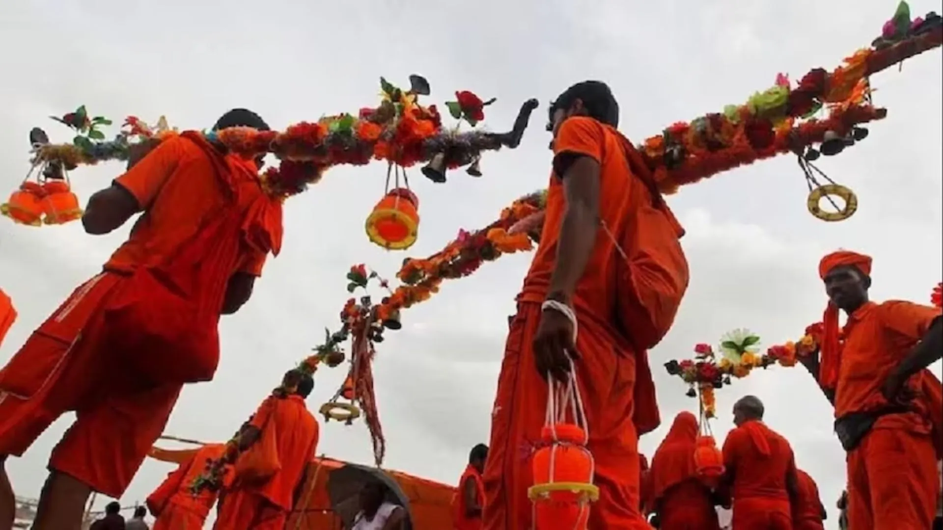 मेरठ में हाईटेंशन तार की चपेट में आने से एक और कांवड़िये की मौत 