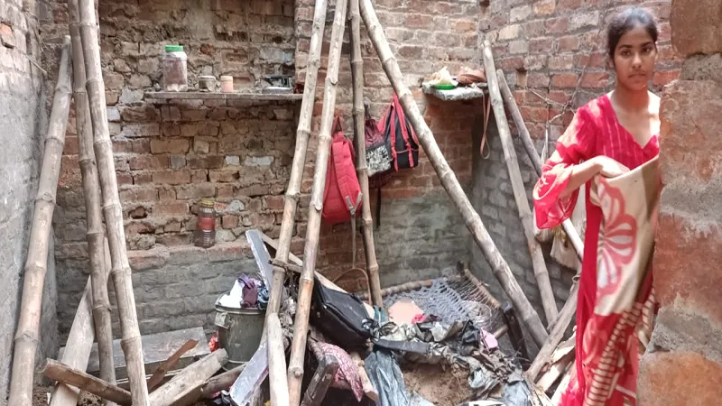 संभल: छत गिरने से मलबे में दबे महिला व 6 बच्चे, एक की हालत गंभीर