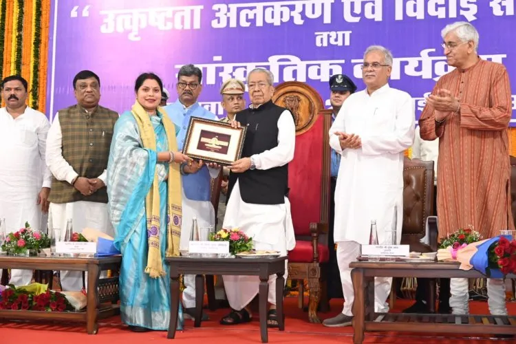 छत्तीसगढ़: जन प्रतिनिधि राजनीतिक प्रतिबद्धताओं से ऊपर उठकर करे जनहित के कार्य: राज्यपाल