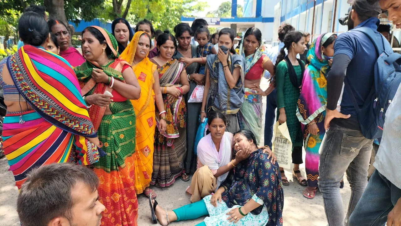 बक्सरः पैर फिसलने से गंगा में डूबे चार बच्चे, तीन की मौत, एक का इलाज जारी