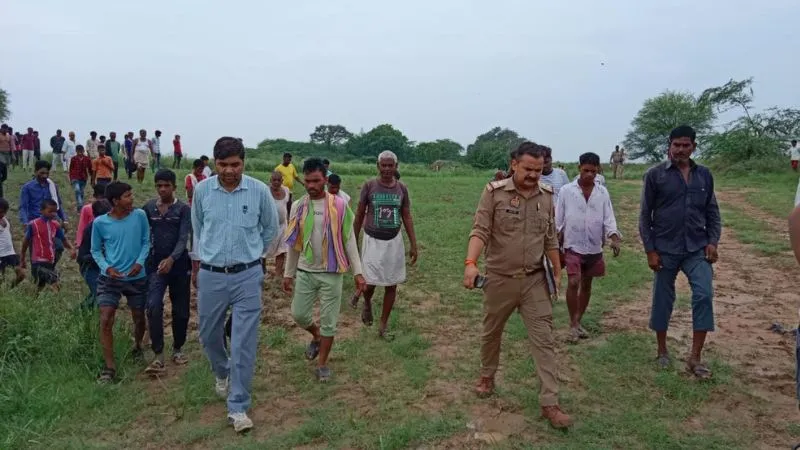 Jalaun News: आकाशीय बिजली गिरने से महिला समेत दो की मौत, परिजनों में मचा कोहराम, जांच में जुटी पुलिस