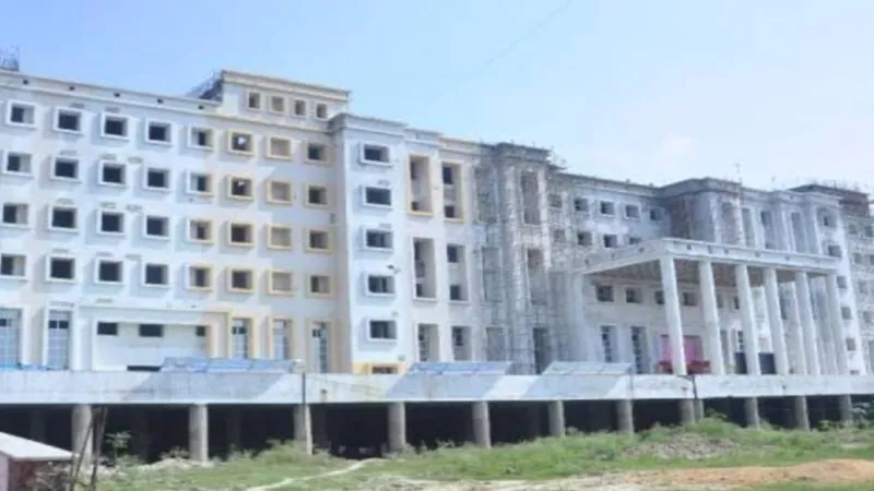 जौनपुर मेडिकल कॉलेज के निर्माण में धांधली, परियोजना प्रबंधक सहित छह पर मामला दर्ज