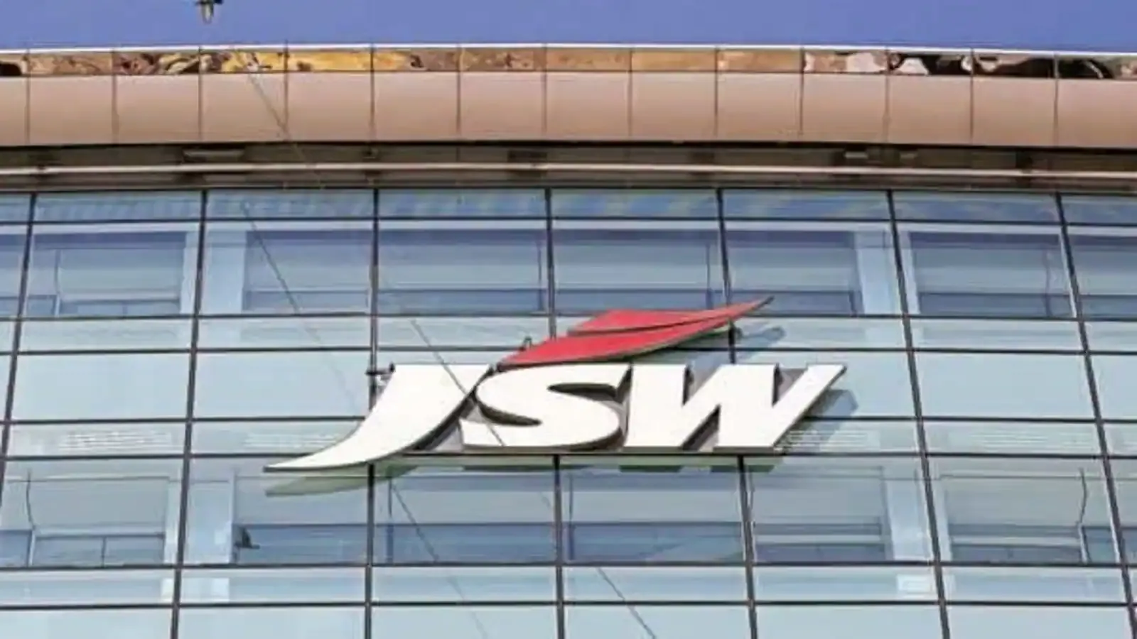 JSW स्टील का मुनाफा पहली तिमाही में लगभग तीन गुना होकर 2,428 करोड़ रुपये पहुंचा
