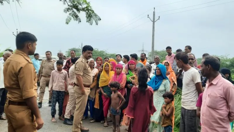Kannauj Crime : लापता छात्रा का माइनर में मिला निर्वस्त्र शव, रेप के बाद हत्या की आशंका, पुलिस ने तीन को उठाया