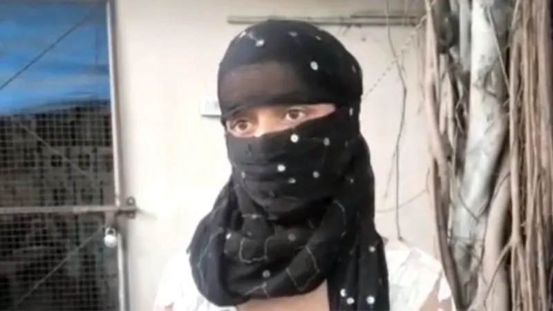 VIDEO : तू मेरी है… किसी और की नहीं होने दूंगा, कह कर आशिक ने छात्रा की बीच सड़क पर भरी मांग