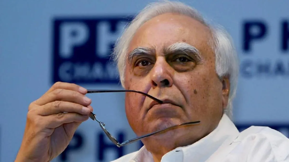 शाह के ईडी निदेशक संबंधी बयान पर बोले सिब्बल- मिश्रा को तीसरा सेवाविस्तार क्यों दिया 