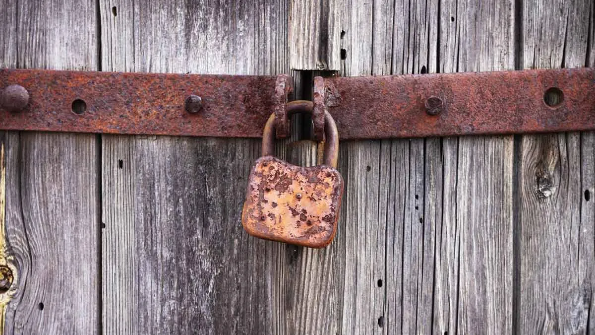 हल्द्वानी: व्यापारियों ने मंडी के गेट पर जड़ा ताला, प्रदर्शन 