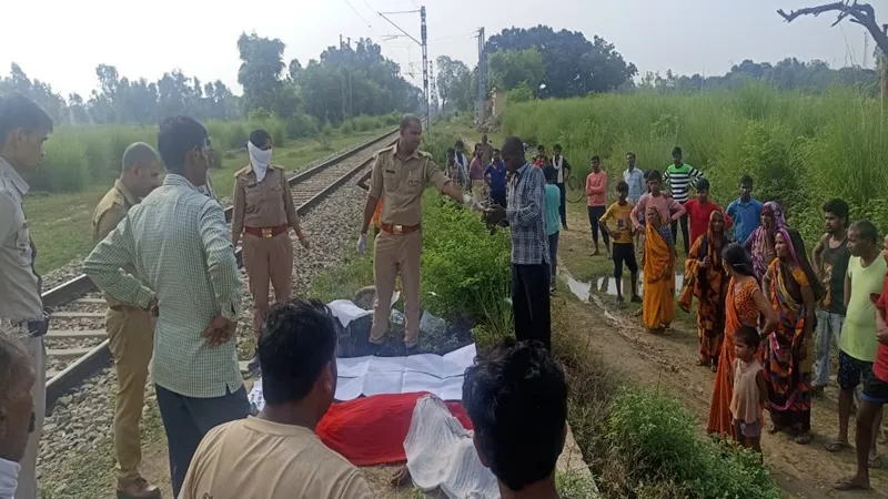 रायबरेली: गंगा स्नान करने गया था पति, ट्रेन के सामने पत्नी ने कूद कर दी जान