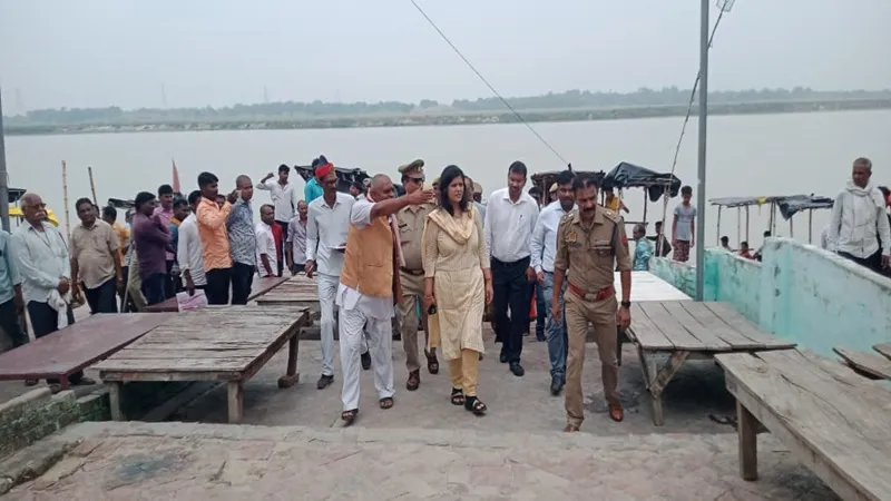रायबरेली: डीएम और एसपी ने गोकना गंगा घाट का किया निरीक्षण, कांवड़ यात्रा की तैयारी का लिया जायजा 