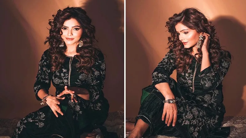 Rubina Dilaik Photos : घुंघराले बालों को संवारती नजर आईं रुबीना दिलैक, सादगी से लूटी महफिल