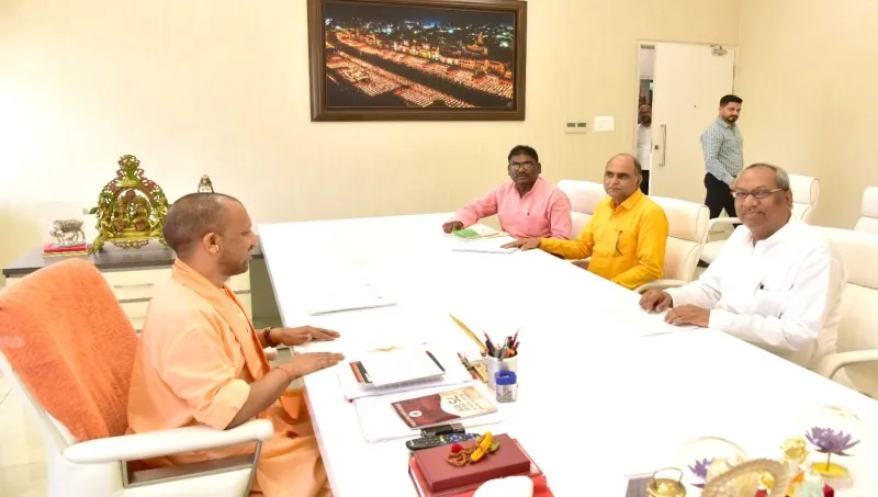 लखनऊ: सीएम योगी से मिले संजय निषाद, मछुआ समाज के हित में कई प्रस्तावों पर की चर्चा