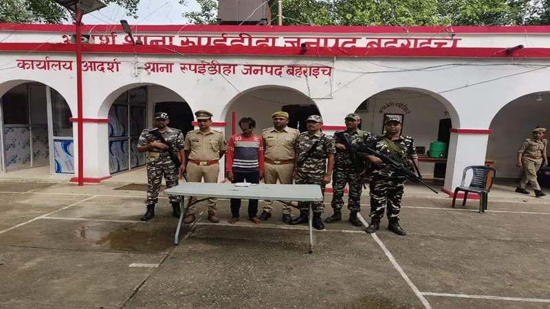 बहराइच: 20 लाख रुपए की चरस के साथ तस्कर गिरफ्तार