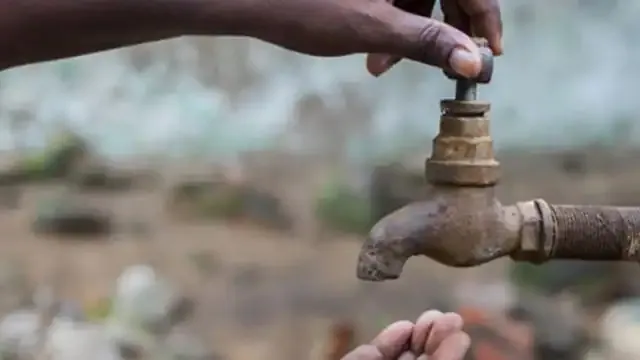 हल्द्वानी: 6 माह से पानी को तरसे राजपुरा 16 क्वार्टर के लोग, महिलाओं ने किया हंगामा
