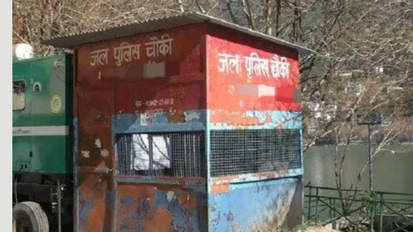 Bageshwar News: नदी से एक किमी दूर है जल पुलिस चौकी, पोटली में उपकरण लेकर पहुंचते हैं होमगार्ड के जवान 