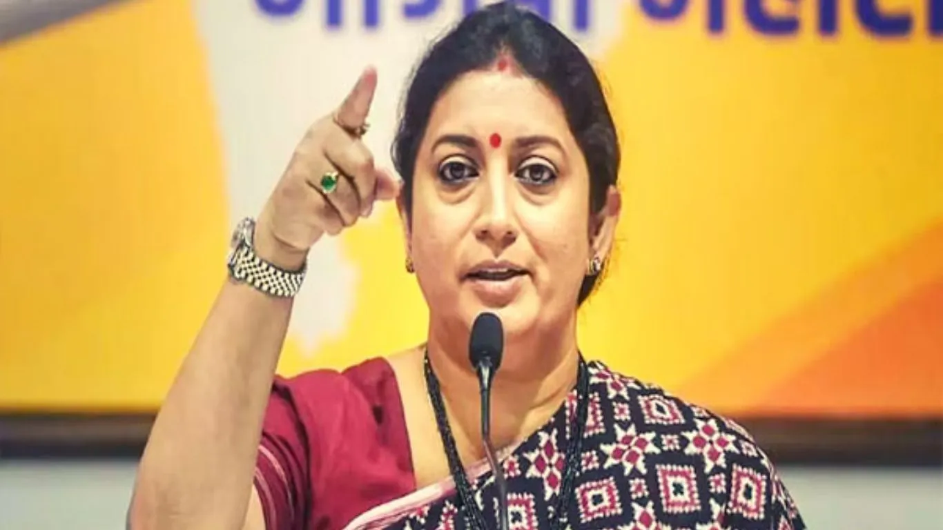 Politics: स्मृति ईरानी की चुनौती- राजस्थान, छत्तीसगढ़, बिहार की महिला उत्पीड़न पर बोले कांग्रेस