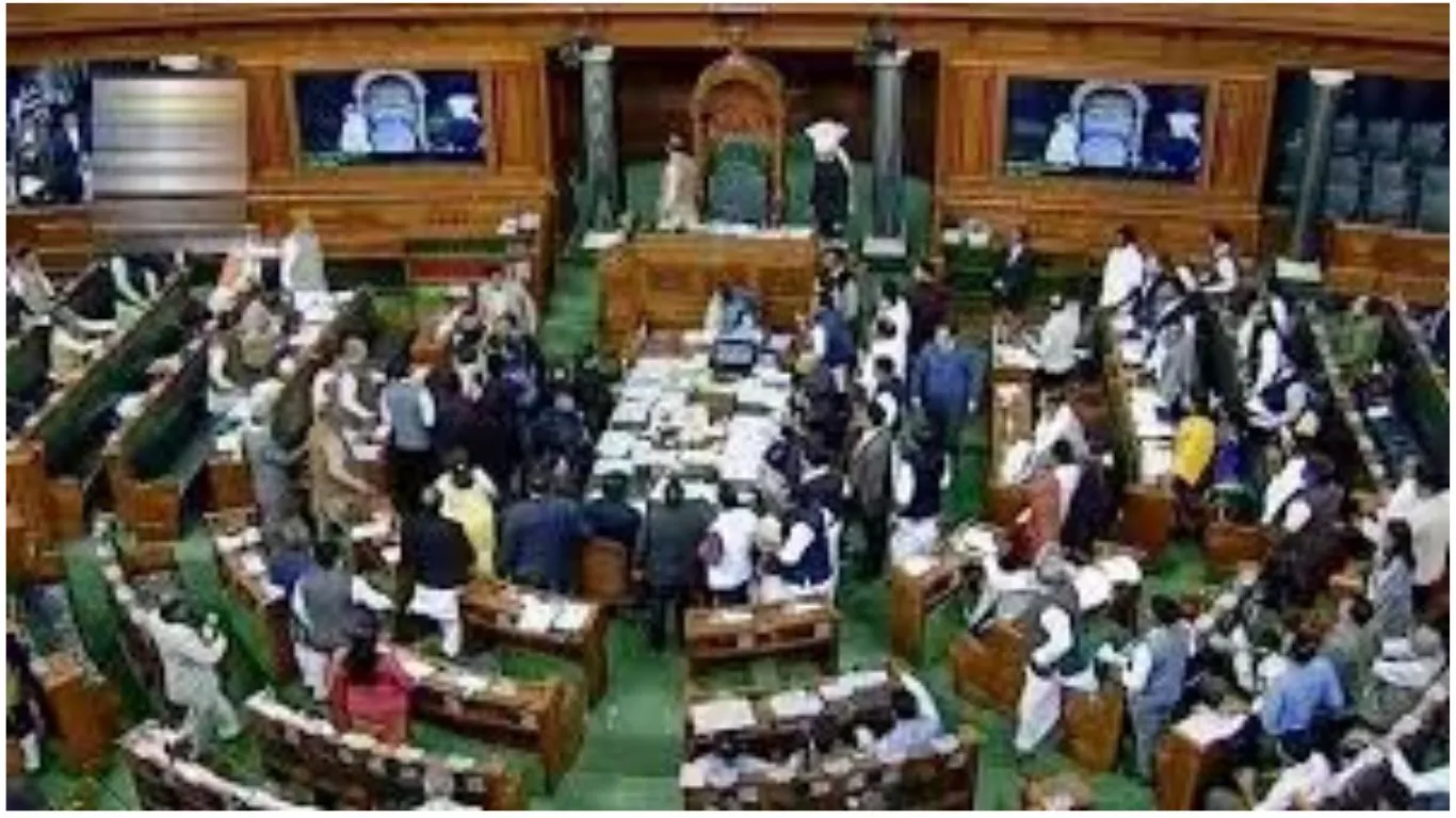मणिपुर के मुद्दे पर सदन में विपक्ष का जोरदार हंगामा, लोकसभा की कार्यवाही दो बजे तक स्थगित