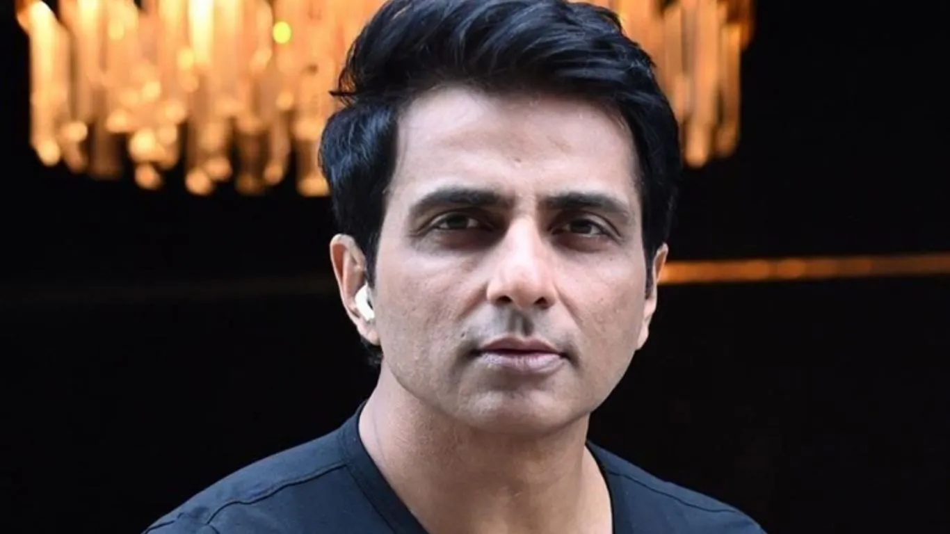एक्टर सोनू सूद ने पंजाब में बाढ़ पीड़ितों की मदद के लिये बढ़ाया हाथ, इस नंबर पर करें SMS, पहुंचेगी मदद