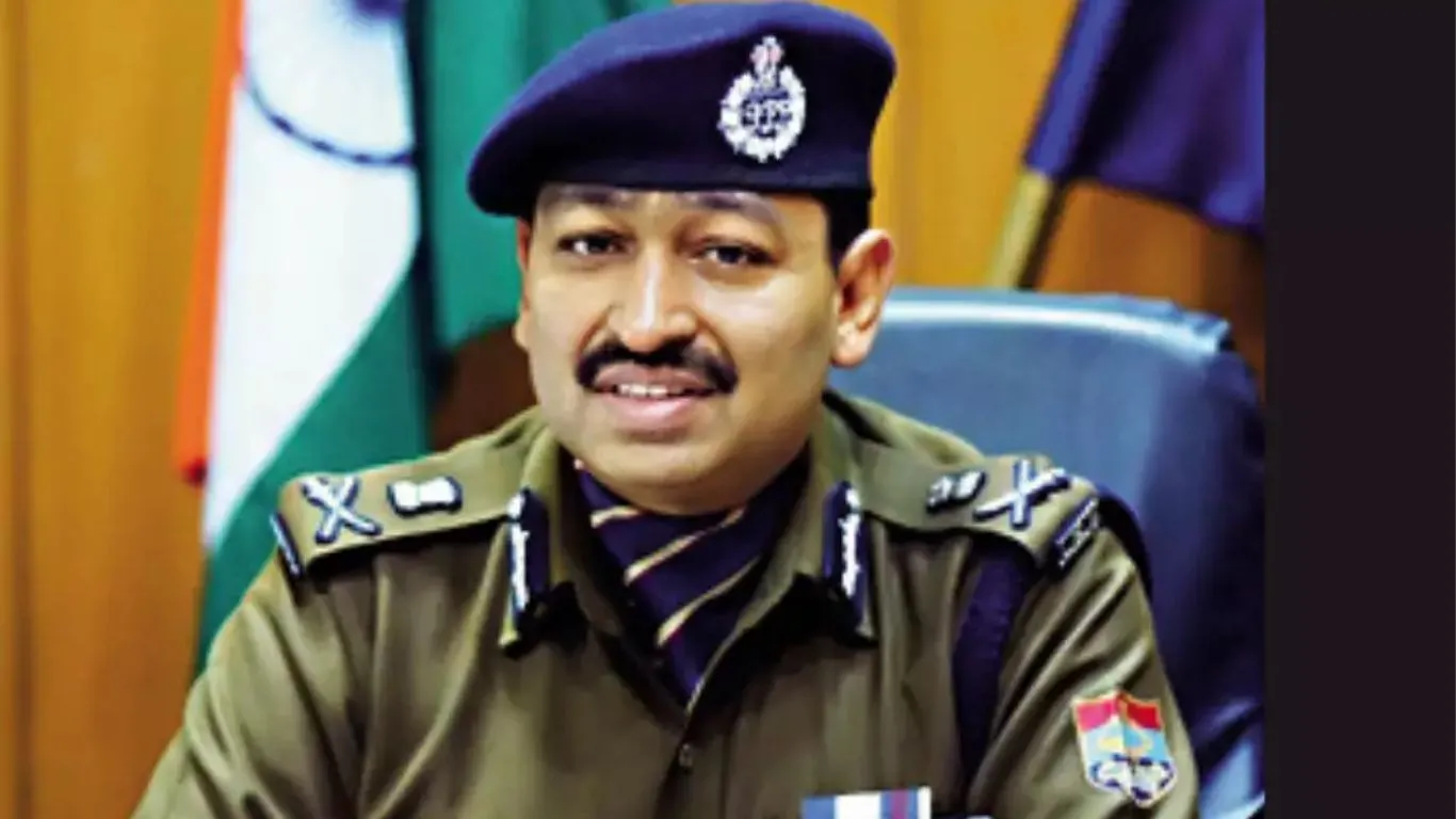 Dehradun News: दो राष्ट्रीय घोटालों का पर्दाफाश, मास्टरमाइंड समेत 4 गिरफ्तार, देश भर में दर्ज हो चुकीं करीब 7500 शिकायतें