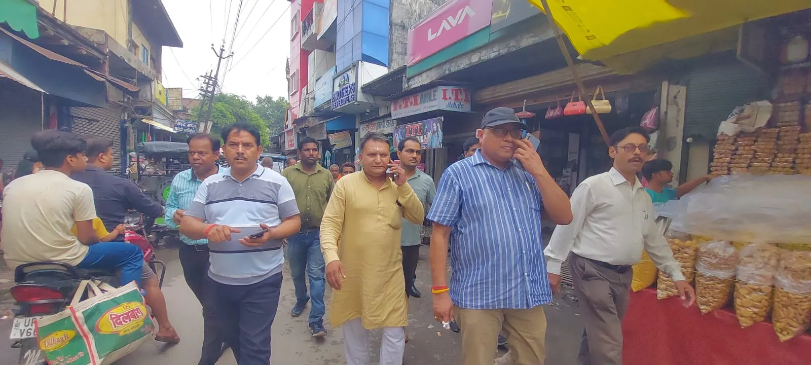 शाहजहांपुर: 20 दुकानों पर खाद्य सुरक्षा विभाग का छापा, 6 नमूने भरे