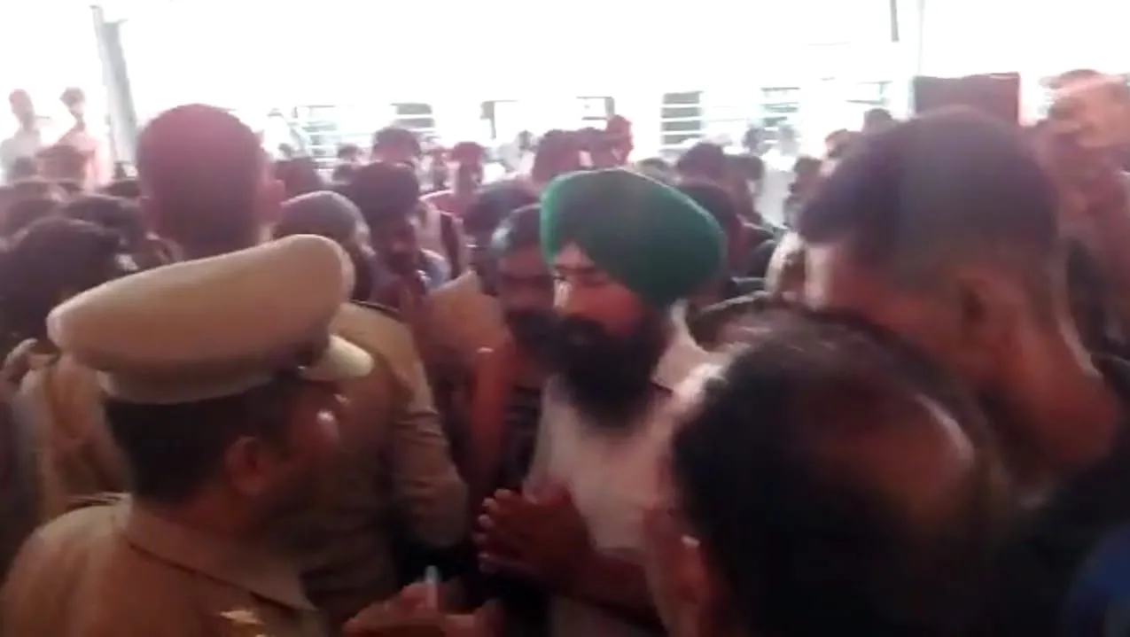 बरेली: जंक्शन पर टर्मिनेट की अकाल तख्त एक्सप्रेस, यात्रियों के हंगामे के बाद चलाया गया 