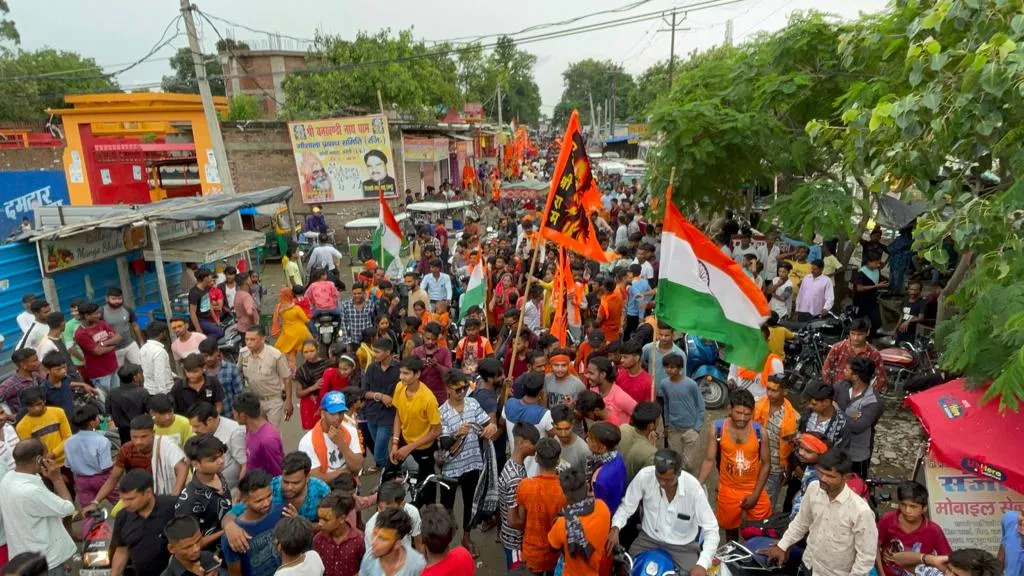 बरेली: जोगी नवादा से सैकड़ों कांवड़ियों का जत्था कछला घाट के लिए रवाना