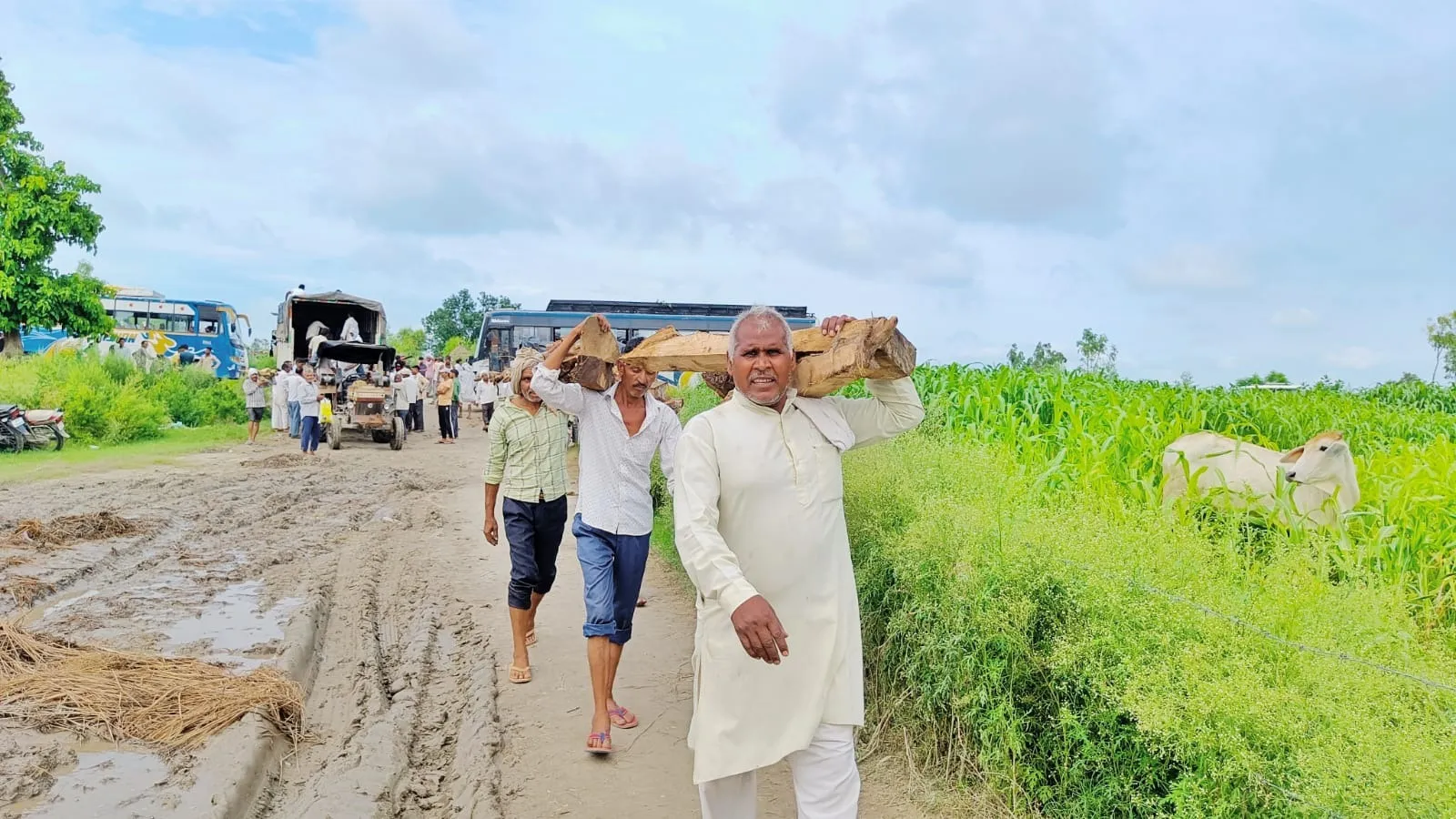 अमरोहा: तिगरीधाम में अंतिम संस्कार का सामान पहुंचाने के लिए वसूल रहे 400 से 500 रुपये