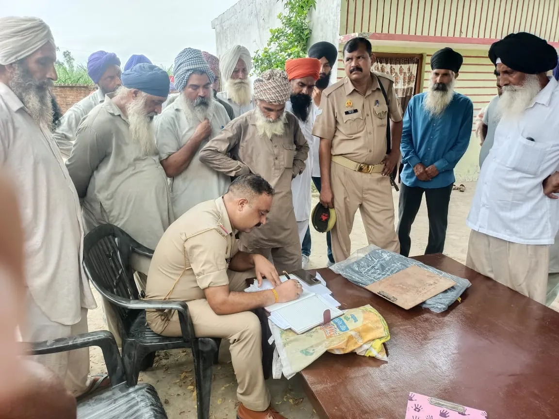 पीलीभीत: फंदे से लटका मिला विवाहिता का शव, पति बोला- रिश्तेदार ने की हत्या