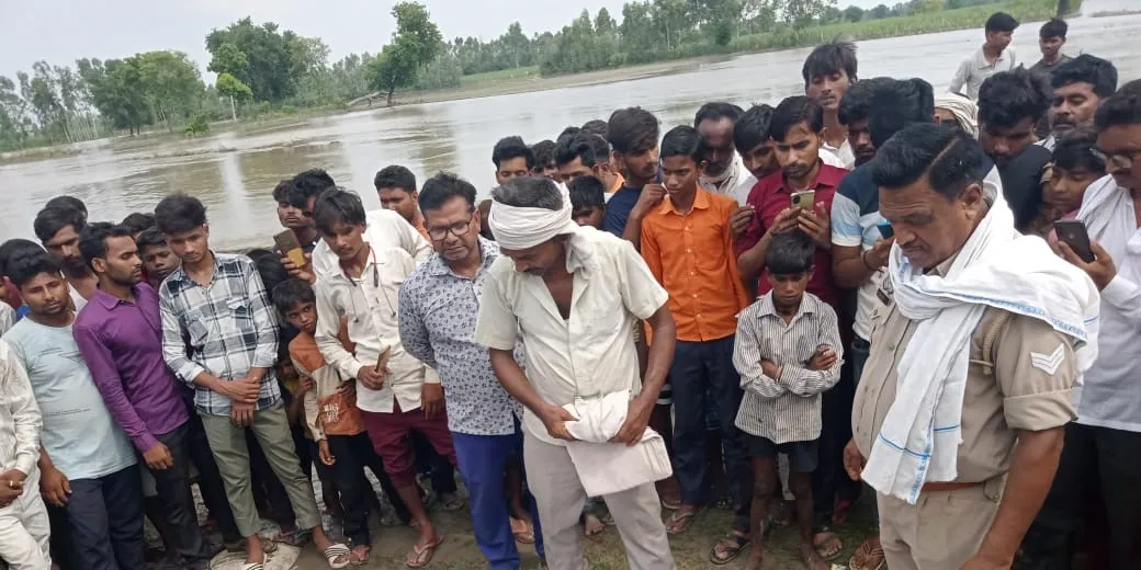 बदायूं: गंगा में डूबे युवक का 21 घंटे बाद मिला शव, मचा कोहराम