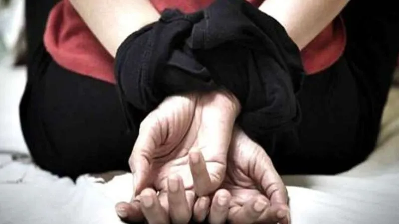 Kanpur News: बेंगलुरु की महिला को बेकनगंज में बनाया बंधक, टिकटॉक से हुई थी युवक से दोस्ती, जानें- पूरा मामला