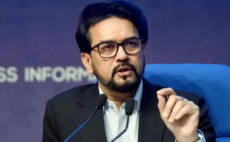 अनुराग ठाकुर ने विपक्ष से पूछा- यदि मुद्दों को सड़कों पर ही उठाना है तो संसद के लिए निर्वाचित क्यों हुए